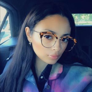 Meet your Posher, Marimar